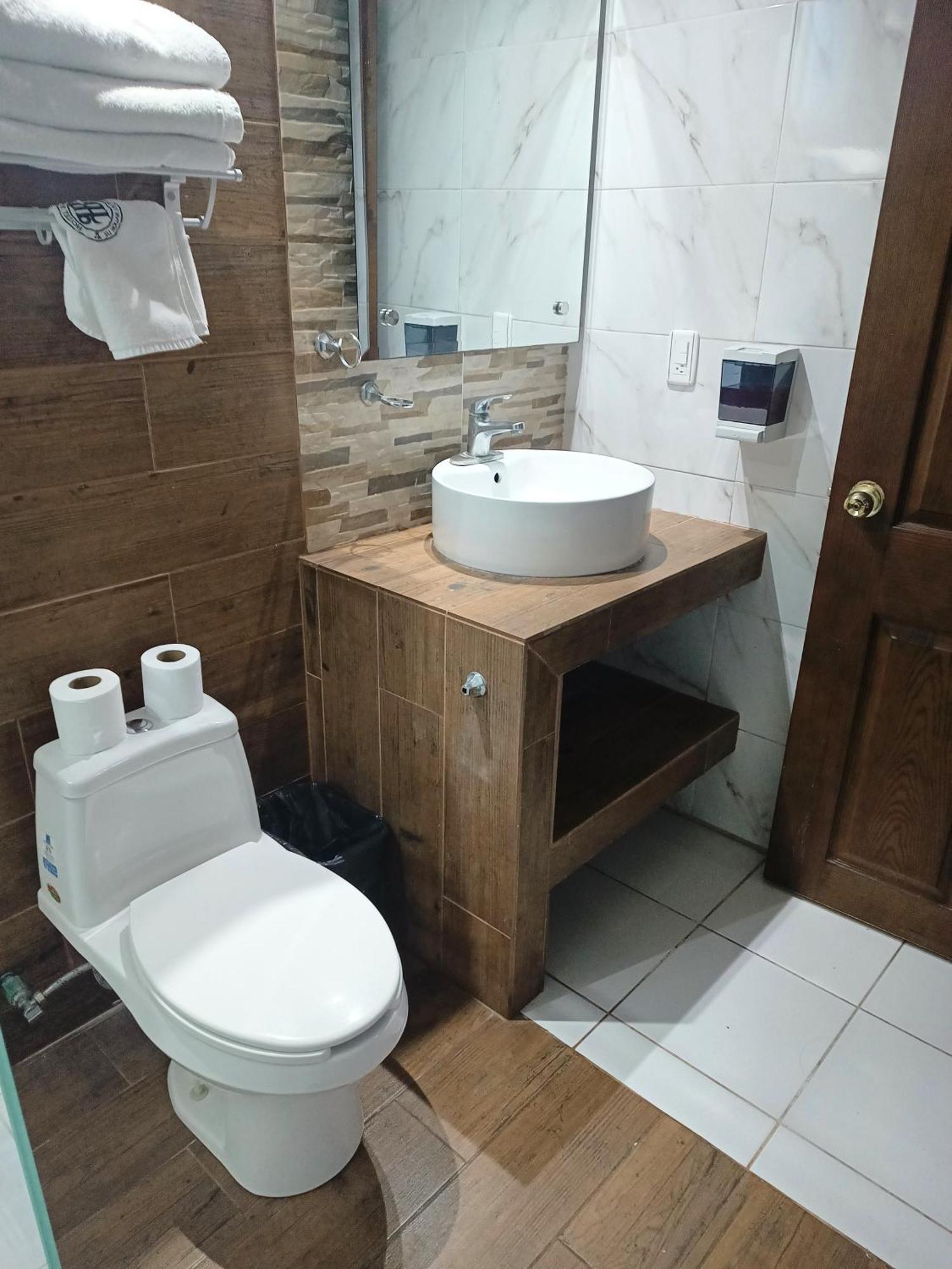 Hotel Baeza Delicias Buitenkant foto